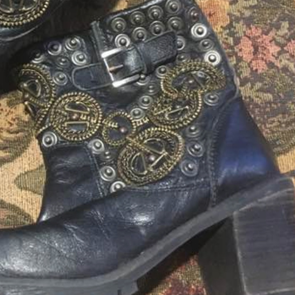 LAST CALL!!  Soft Black Leather "Steampunk" Boots, 5.5 - Picture 2 of 3